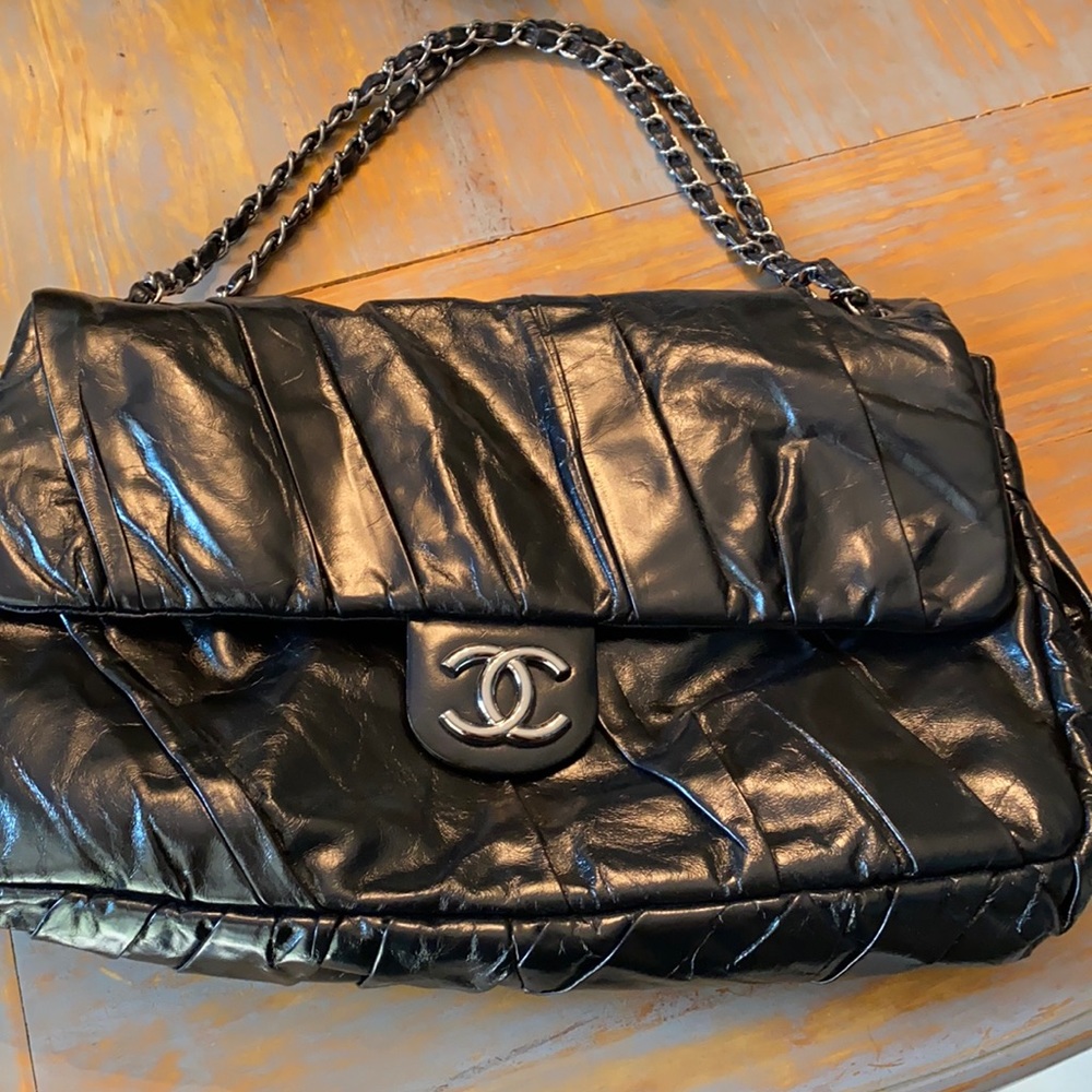 Chanel jumbo twisted glaze bag